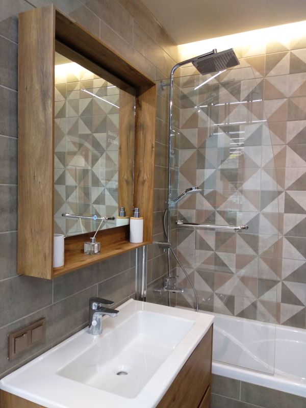 Bathroom Tile Decor